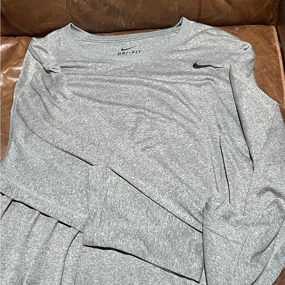 Nike Dri-Fit long sleeve shirt sz large
